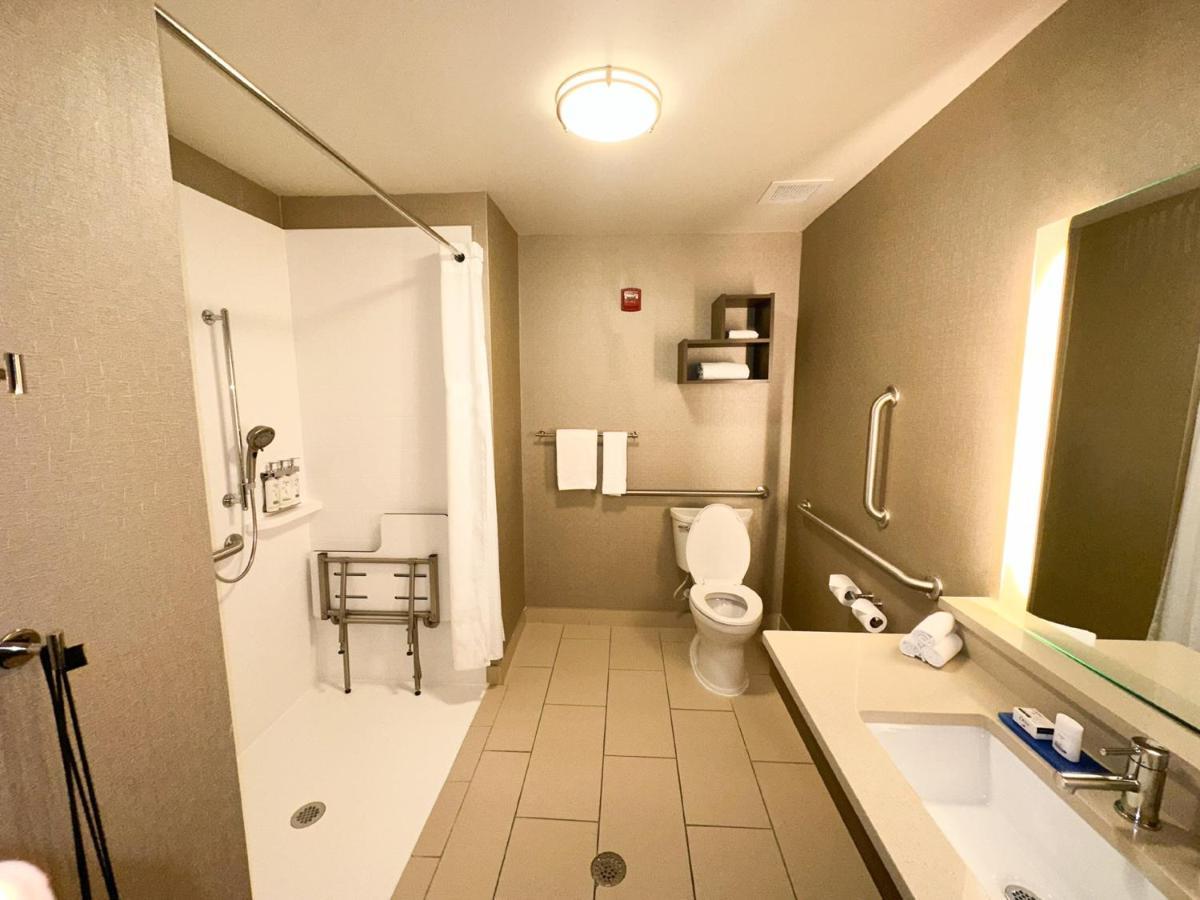Holiday Inn Express & Suites Plymouth - Ann Arbor Area, An Ihg Hotel Dış mekan fotoğraf